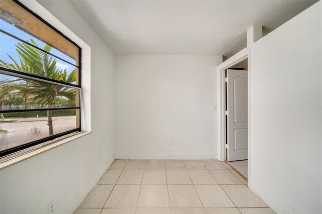 4081 N Dixie Hwy 27, Oakland Park, FL 33334