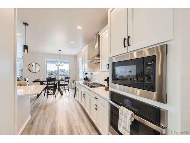 5134 Queen Ct, Arvada, CO 80002