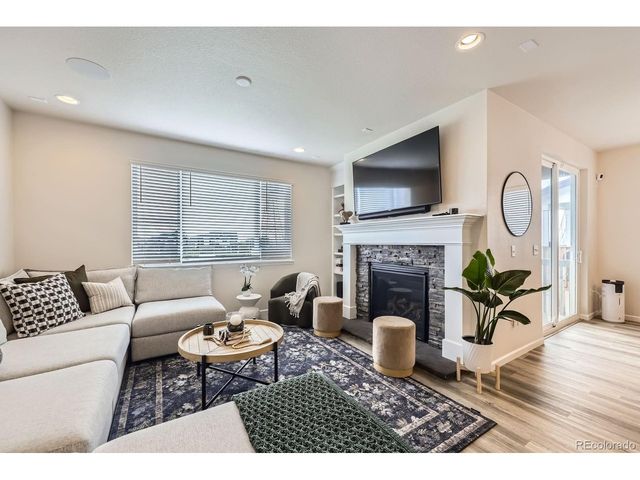 5134 Queen Ct, Arvada, CO 80002