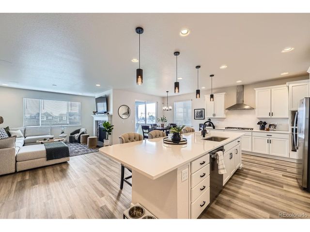 5134 Queen Ct, Arvada, CO 80002