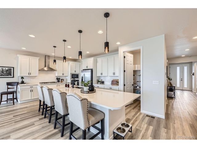 5134 Queen Ct, Arvada, CO 80002