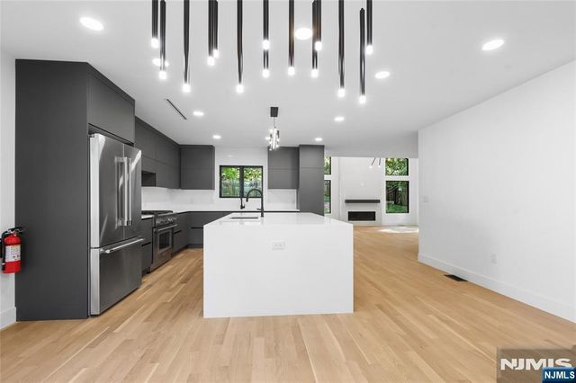 106 Prospect Terrace, Tenafly, NJ 07670