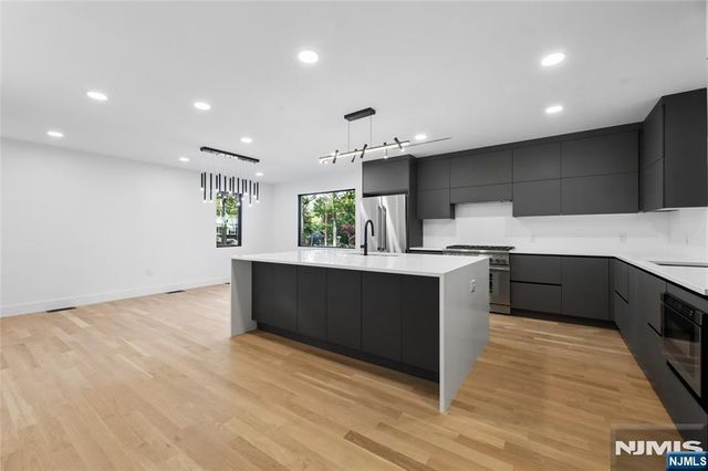 106 Prospect Terrace, Tenafly, NJ 07670