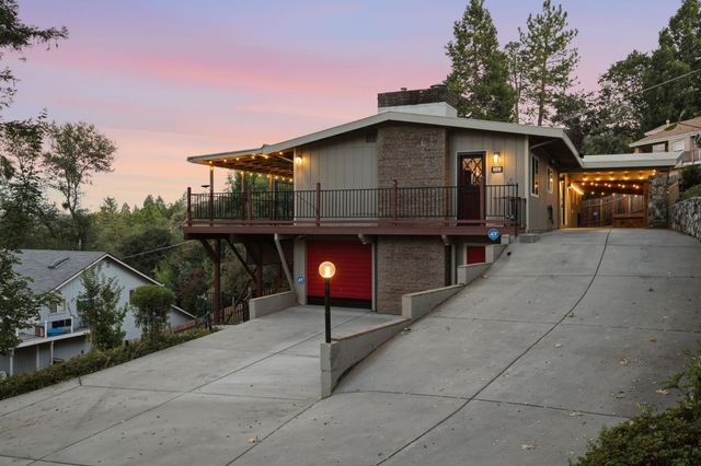 14 Sylvan Vista Dr, Auburn, CA 95603