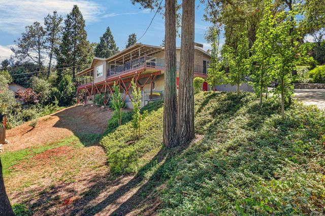 14 Sylvan Vista Dr, Auburn, CA 95603