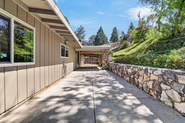 14 Sylvan Vista Dr, Auburn, CA 95603