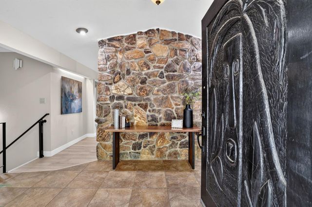 14 Sylvan Vista Dr, Auburn, CA 95603