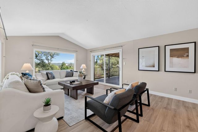 14 Sylvan Vista Dr, Auburn, CA 95603
