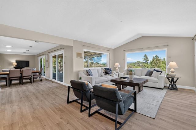 14 Sylvan Vista Dr, Auburn, CA 95603