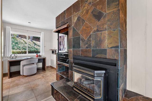 14 Sylvan Vista Dr, Auburn, CA 95603