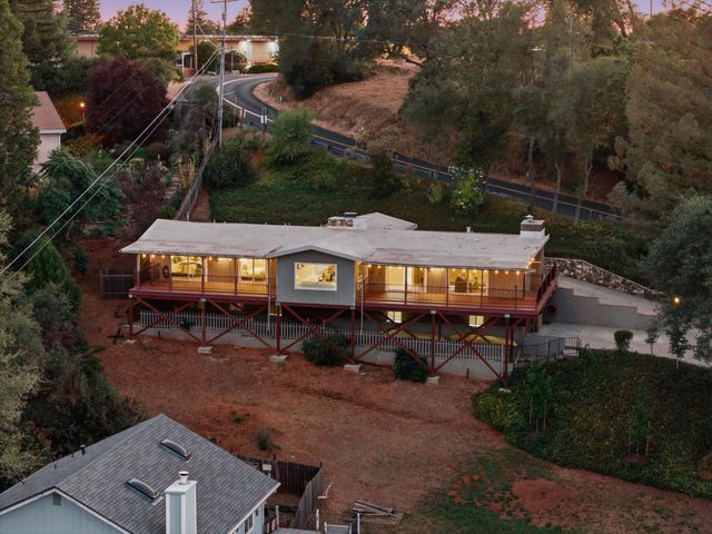 14 Sylvan Vista Dr, Auburn, CA 95603