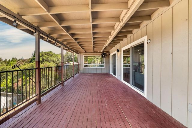 14 Sylvan Vista Dr, Auburn, CA 95603