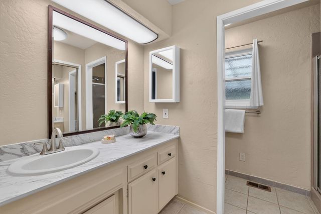 14 Sylvan Vista Dr, Auburn, CA 95603
