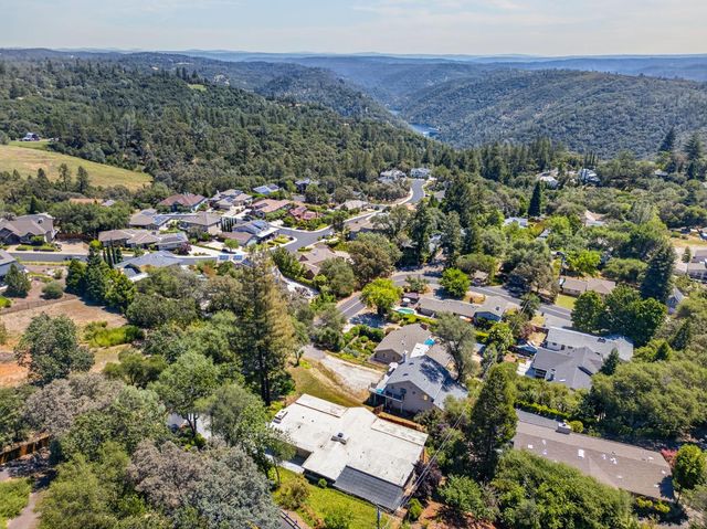 14 Sylvan Vista Dr, Auburn, CA 95603