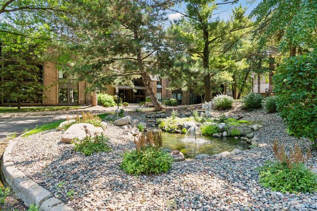 6115 Lincoln Drive 353, Edina, MN 55436