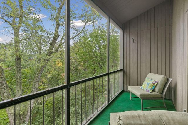 6115 Lincoln Drive 353, Edina, MN 55436