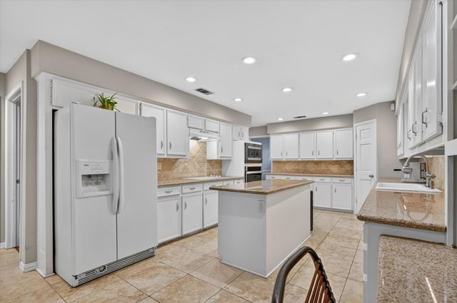 611 Harvest Glen Drive, Richardson, TX 75081