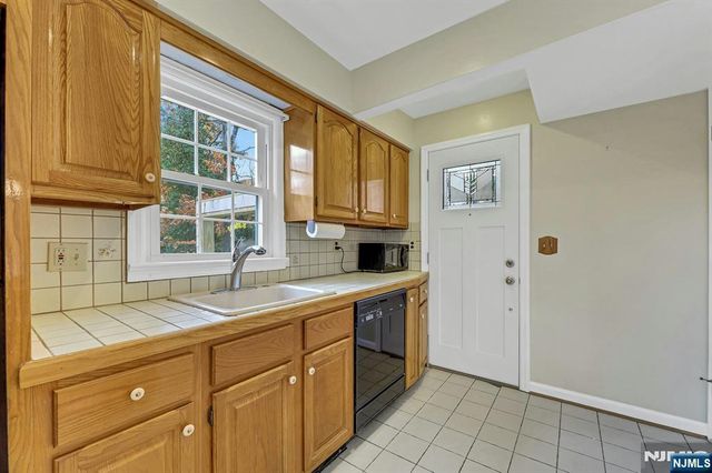 103 E Mahwah Road, Mahwah, NJ 07430