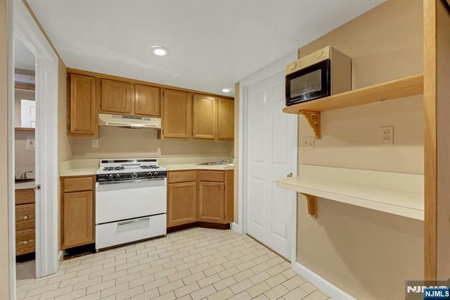 103 E Mahwah Road, Mahwah, NJ 07430