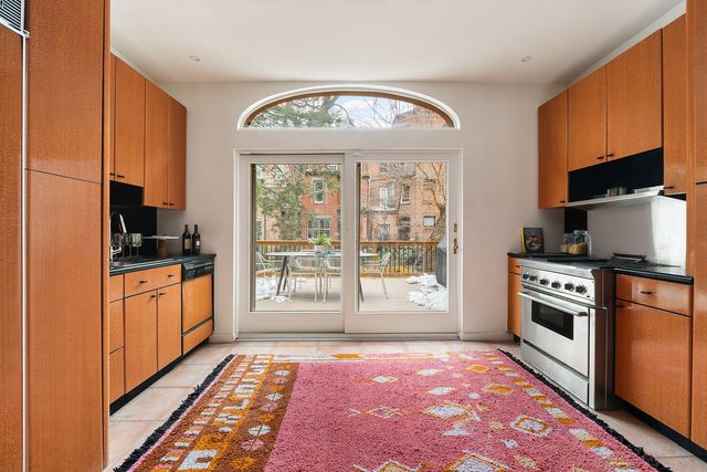 10 SIDNEY Place, New York City, NY 11201