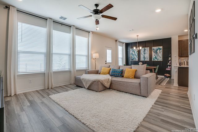 1806 OVERLOOK BND, San Antonio, TX 78245