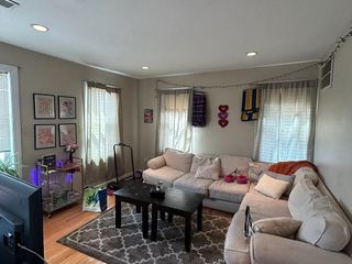 84 May St 1, Worcester, MA 01602
