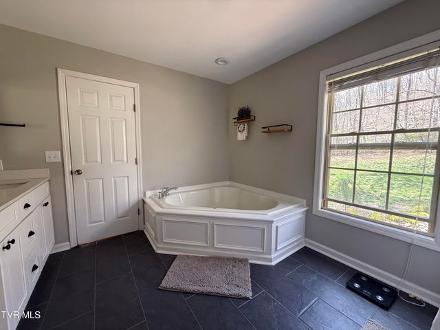 1049 Millway Court, Jonesborough, TN 37659