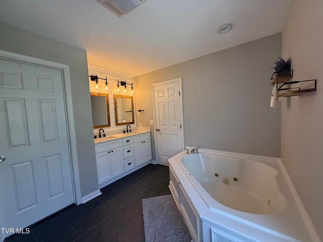 1049 Millway Court, Jonesborough, TN 37659