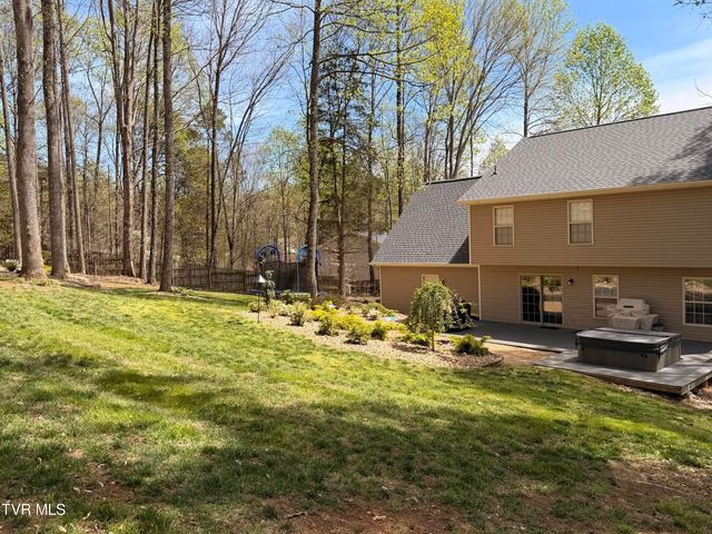 1049 Millway Court, Jonesborough, TN 37659