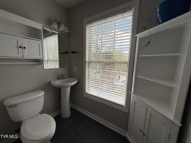 1049 Millway Court, Jonesborough, TN 37659