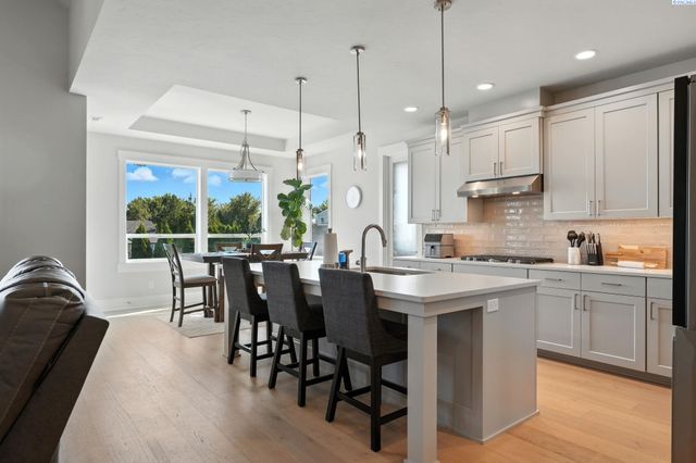 411 Epic St, Richland, WA 99352