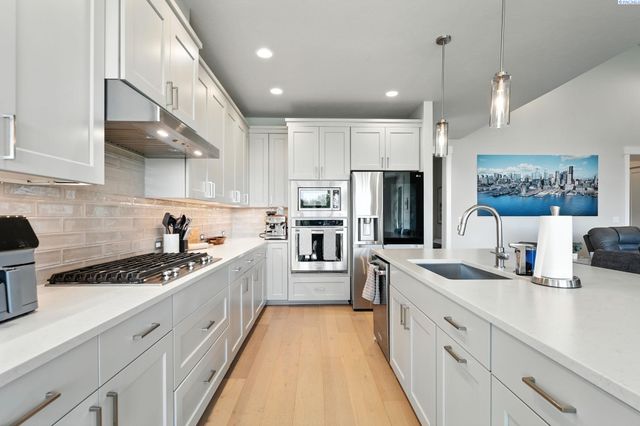 411 Epic St, Richland, WA 99352