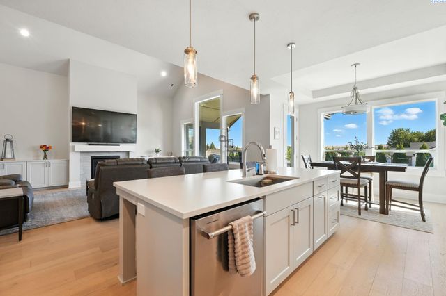 411 Epic St, Richland, WA 99352