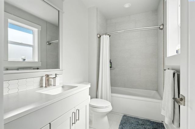 411 Epic St, Richland, WA 99352