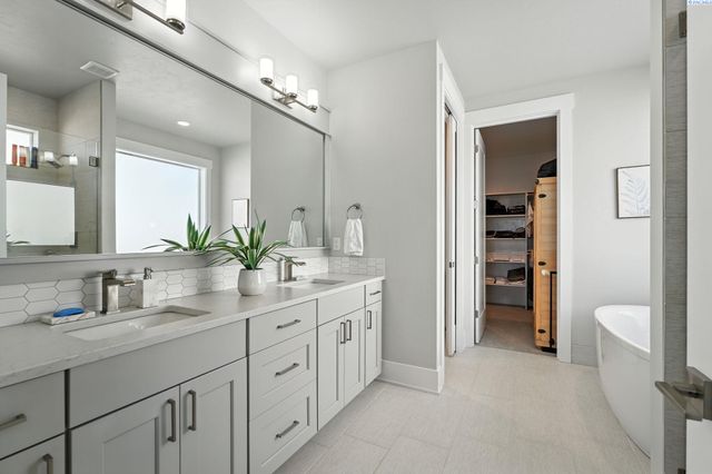 411 Epic St, Richland, WA 99352