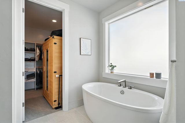 411 Epic St, Richland, WA 99352