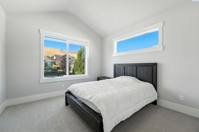 411 Epic St, Richland, WA 99352