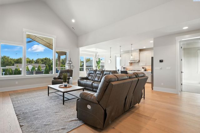 411 Epic St, Richland, WA 99352