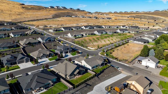 411 Epic St, Richland, WA 99352