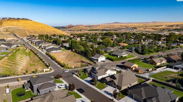 411 Epic St, Richland, WA 99352