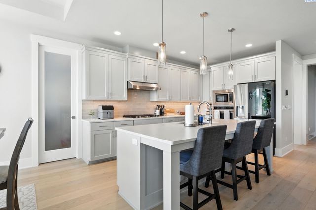 411 Epic St, Richland, WA 99352