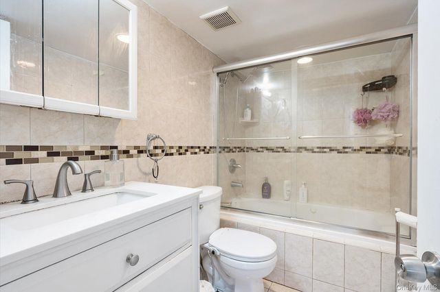 569 Peninsula Boulevard, Cedarhurst, NY 11516