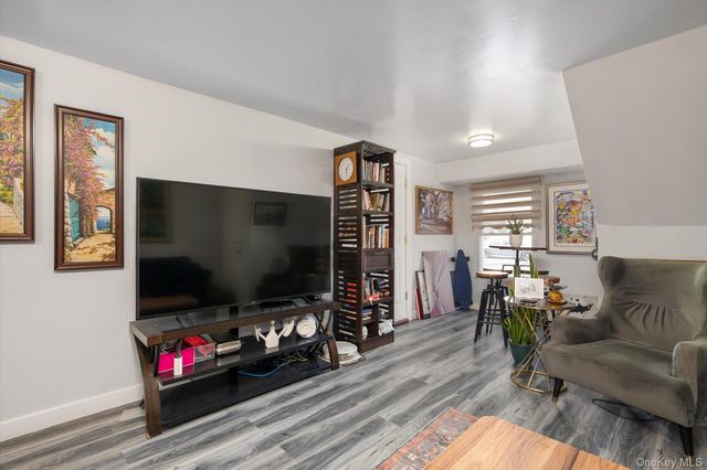 569 Peninsula Boulevard, Cedarhurst, NY 11516