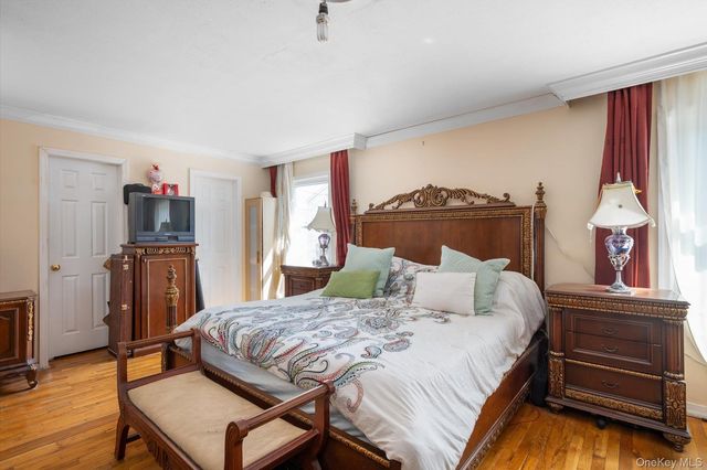 569 Peninsula Boulevard, Cedarhurst, NY 11516