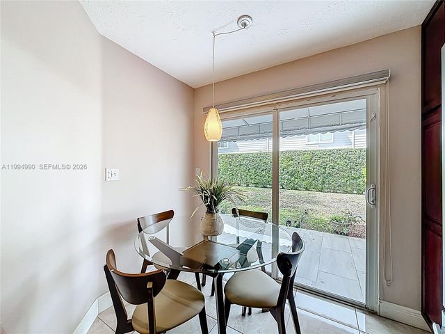 5043 Pointe Emerald Ln, Boca Raton, FL 33486