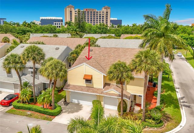 5043 Pointe Emerald Ln, Boca Raton, FL 33486