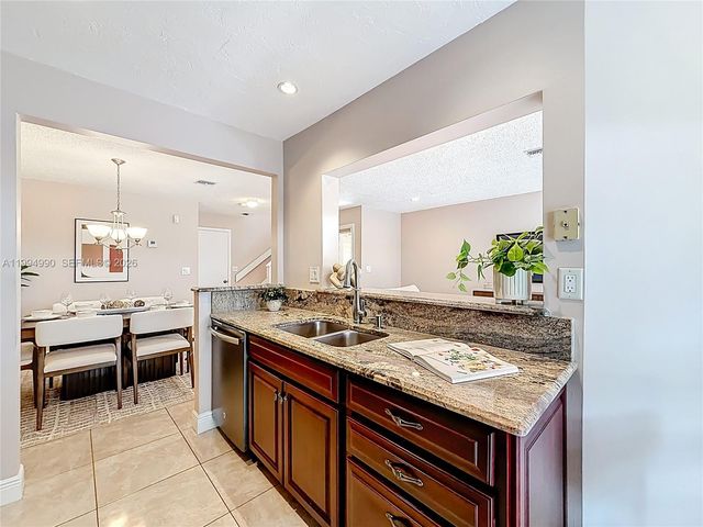 5043 Pointe Emerald Ln, Boca Raton, FL 33486