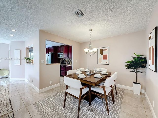 5043 Pointe Emerald Ln, Boca Raton, FL 33486