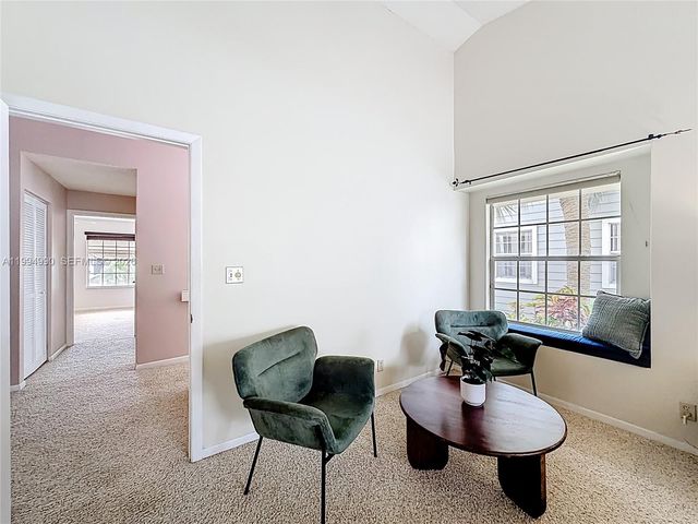 5043 Pointe Emerald Ln, Boca Raton, FL 33486
