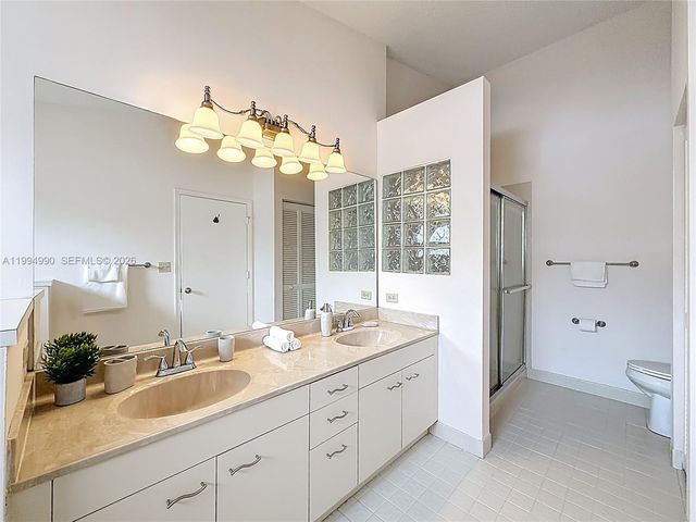 5043 Pointe Emerald Ln, Boca Raton, FL 33486